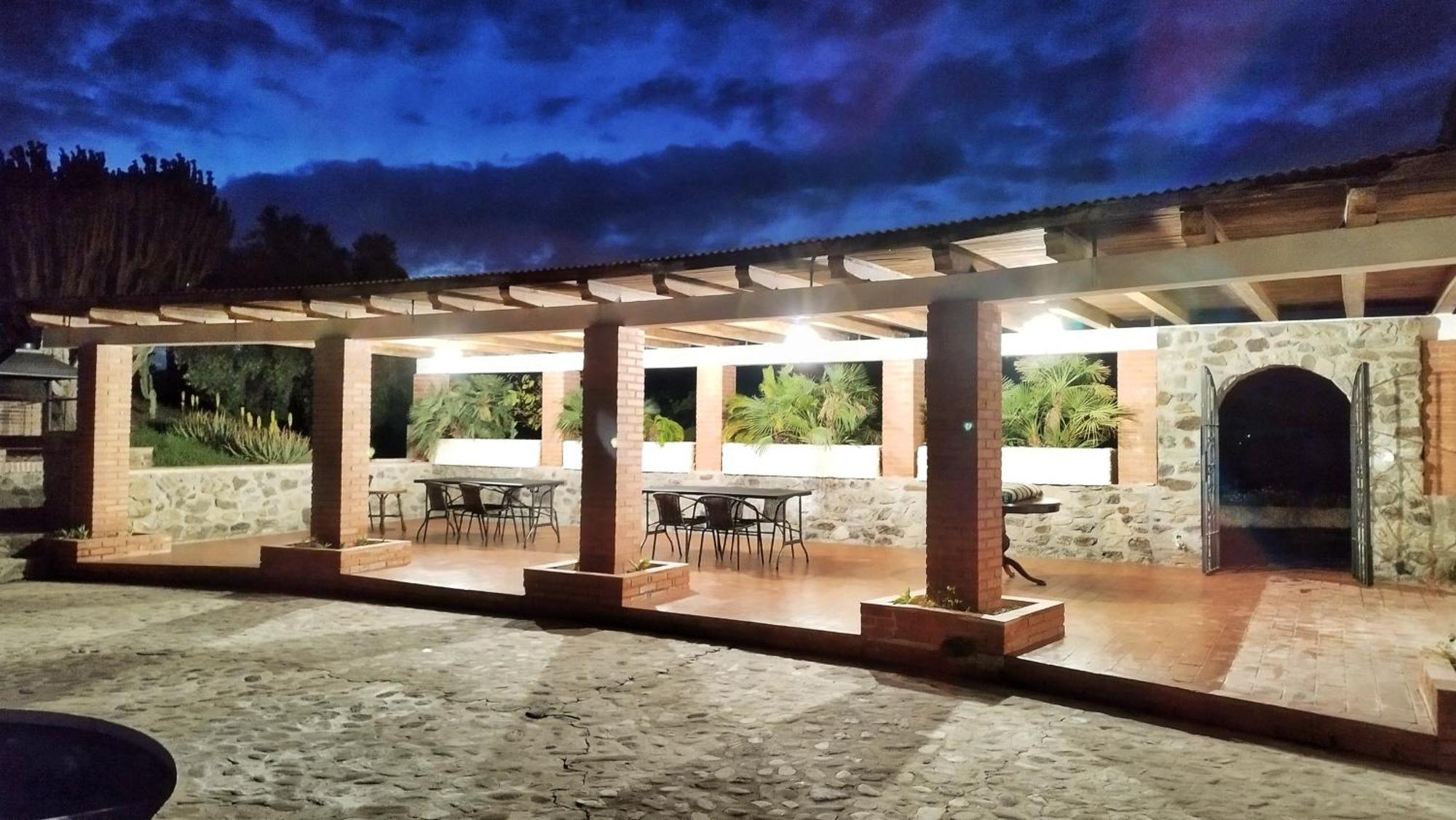 Cortijo De La Luna La Casita Velilla-Taramay المظهر الخارجي الصورة